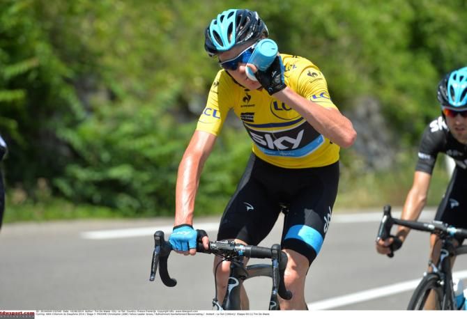 Chris Froome taking a sip from a bidon