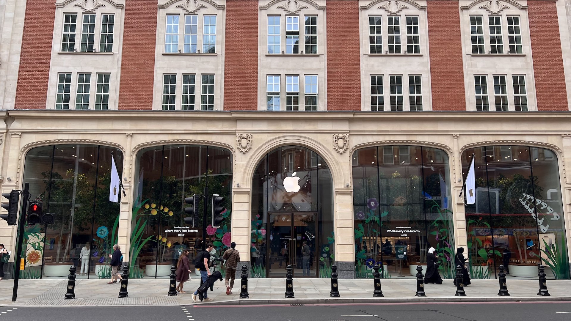 St. Johns Town Center - Apple Store - Apple