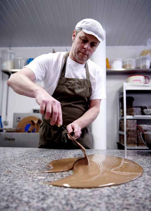Ivan spreads out the warm chocolate...