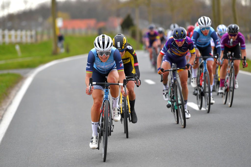 WEVELGEM BELGIUM MARCH 28 Elisabeth DeignanArmitstead of United Kingdom and Team Trek Segafredo Anna Henderson of United Kingdom and Team Jumbo Visma Katarzyna Niewiadoma of Poland and Team Canyon SRAM Racing during the 10th GentWevelgem In Flanders Fields 2021 Womens Elite a 1417km race from Ypres to Wevelgem Attack GWE21 GWEWomen FlandersClassic UCIWWT on March 28 2021 in Wevelgem Belgium Photo by Luc ClaessenGetty Images