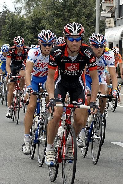 Jose Ivan Gutierrez (Caisse d'Epargne) rolls out with the peloton.