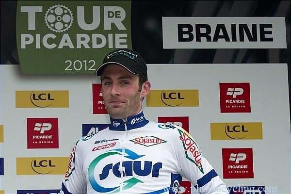 Jonathan Hivert (Saur-Sojasun) on stage to receive the mountains jersey.