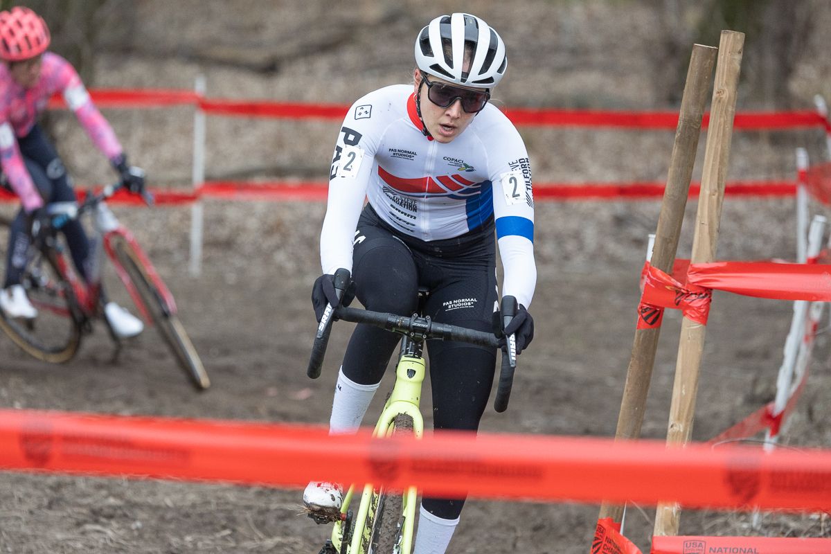 Raylyn Nuss (Steve Tilford Foundation) extended her lead over Clara Honsinger (EF Education - Tibco - SVB) when the latter slipped under the course fencing on the third off-camber descent off of the leeve.