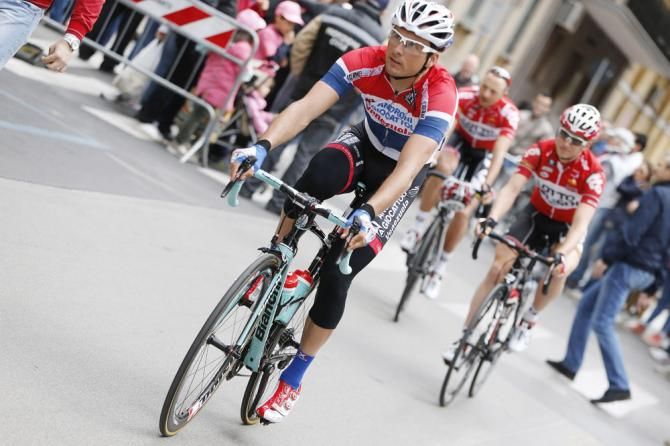 Johnny Hoogerland (Androni Giocattoli) rides to the start