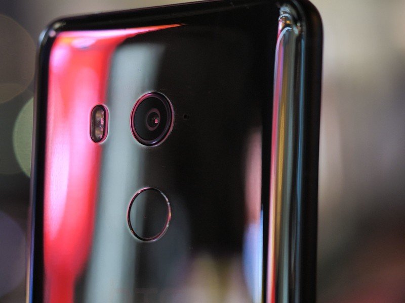 HTC U11+