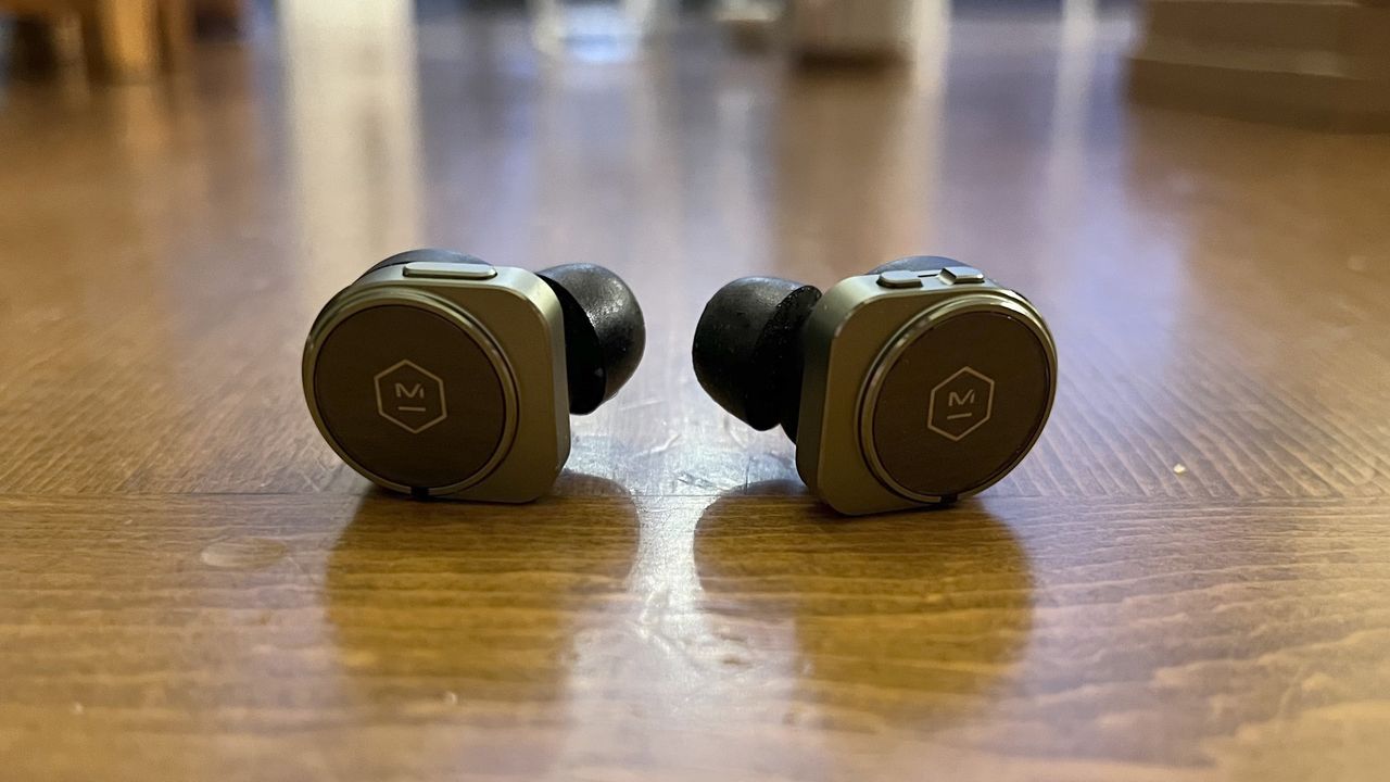 Master Dynamic MW09 review