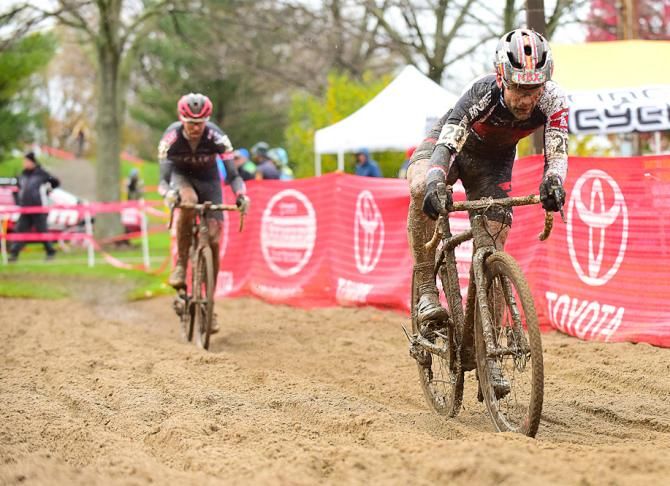 Justine Lindine (Redline) racing to third place in very tricky conditions