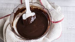 how to temper chocolate GettyImages-1011222304