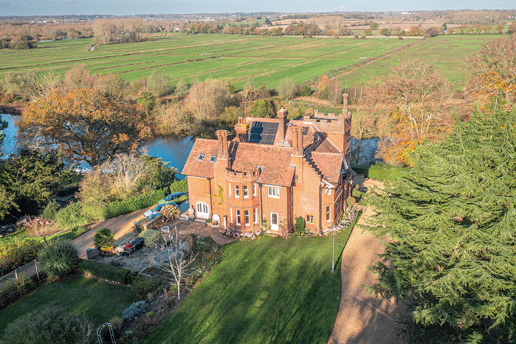 Property for sale with beautiful kitchen: Hill House, Bramerton, Norfolk.