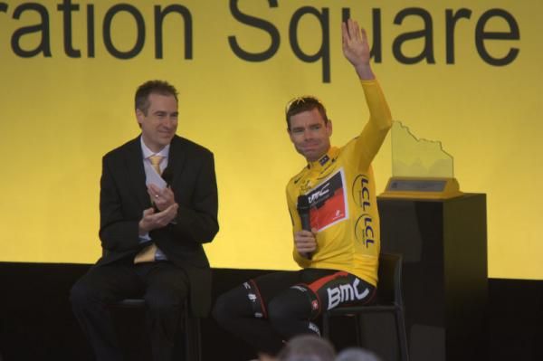 Evans waves to a packed Federation Square