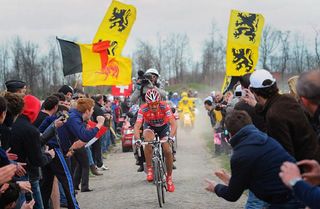 Fabian Cancellara (Saxo Bank) rides alone to an enormous victory.