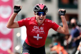 Marlen Reusser wins a stage at the Ceratizit Challenge by La Vuelta