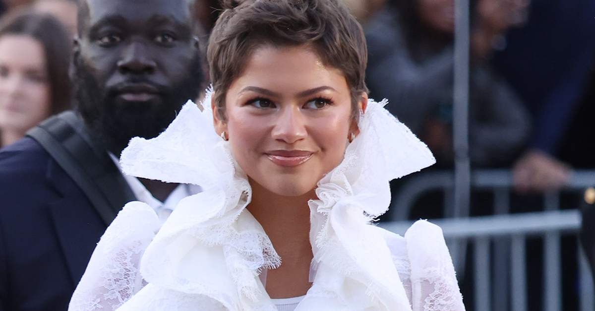 Zendaya Wore a Tank Top and Jeans to the Louis Vuitton Show Zendaya Wore a Tank Top and Jeans to the Louis Vuitton Show