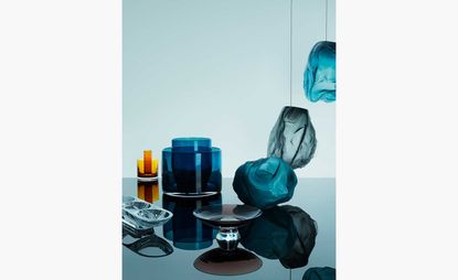 Silhouette’ tray with Silhouette’ bowl and lamps