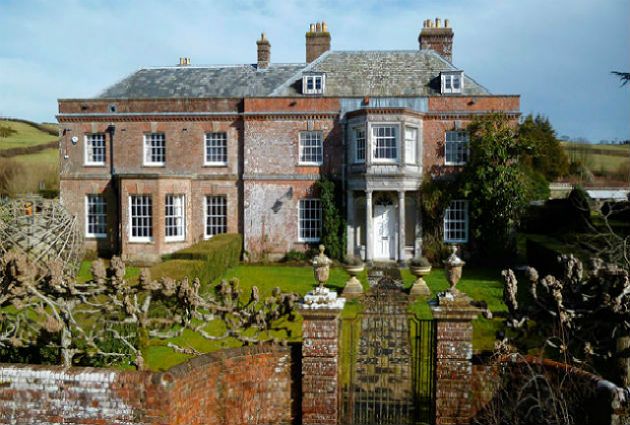 country house market in Dorset