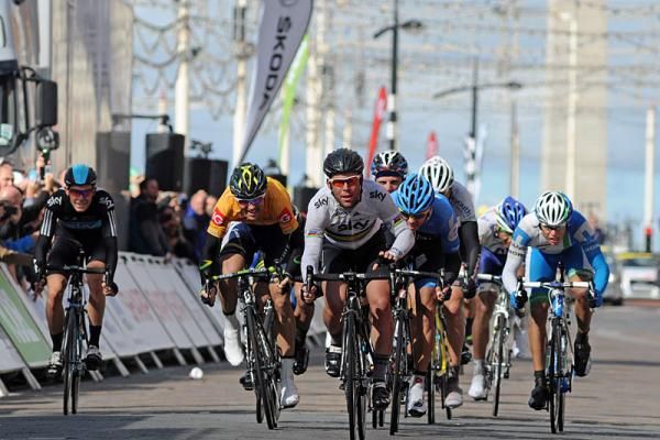 World champion Mark Cavendish (Sky) sprinted to victory in Blackpool and moved into the overall lead.