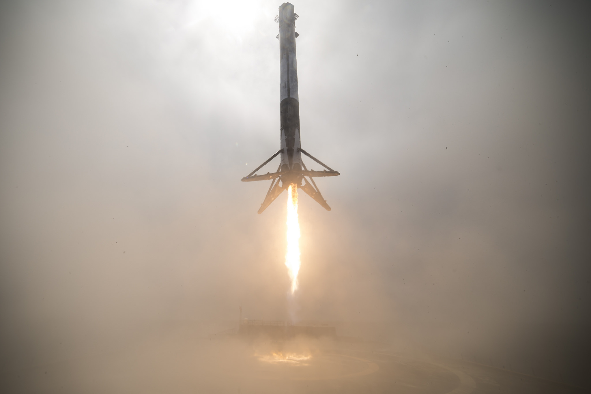 Falcon 9 rocket first stage lands