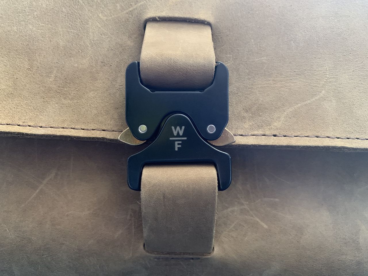 Waterfield Designs Executive Leather Messenger clasp