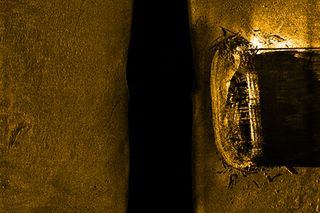 The skeleton of HMS Erebus, sonar, ghost shipwrecks