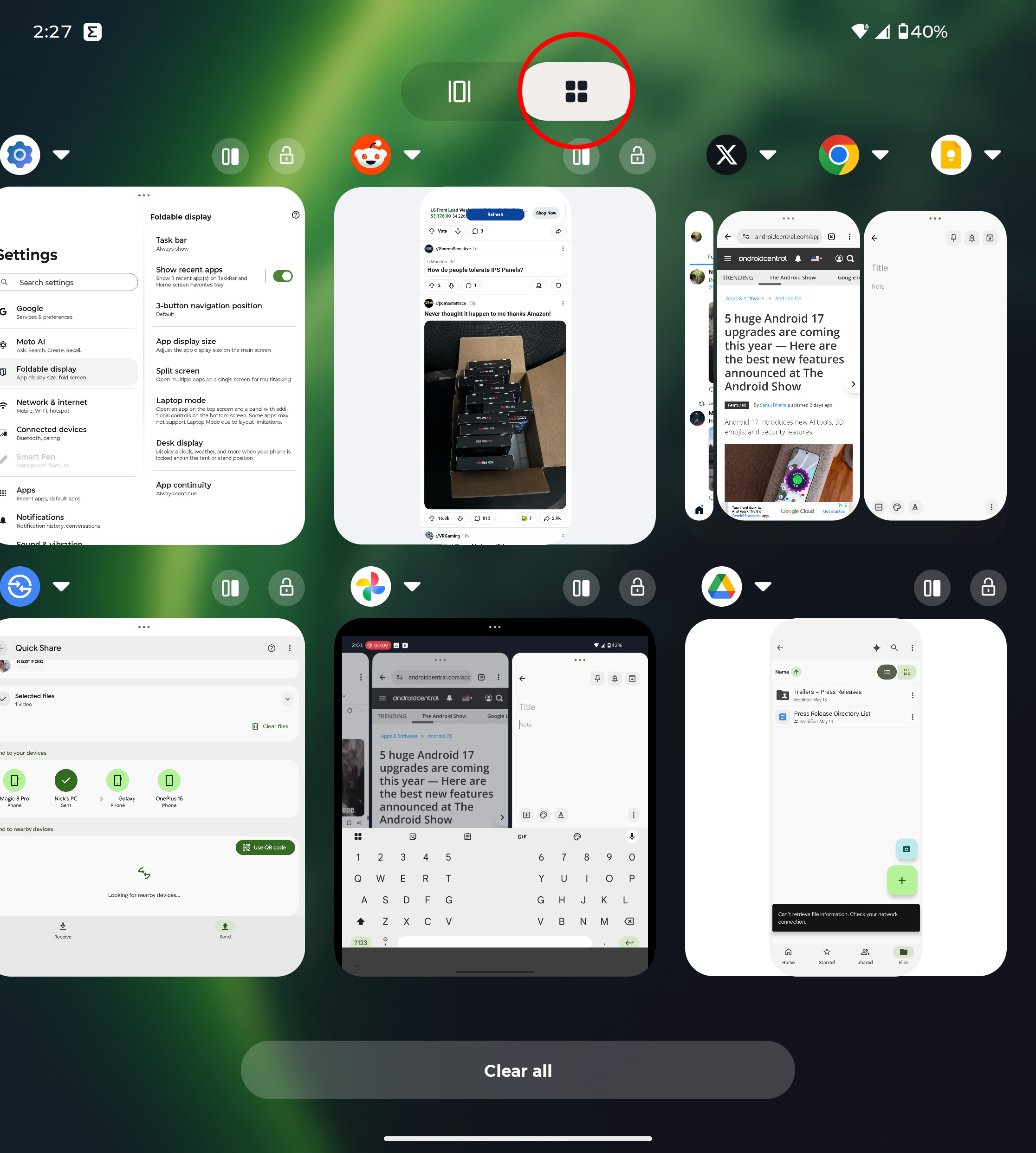 Switching to grid view on the Motorola Razr Fold's Overview screen