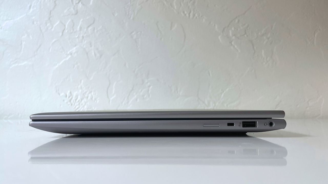 Close up of the ports on the right side of the HP ZBook Firefly 14 G11