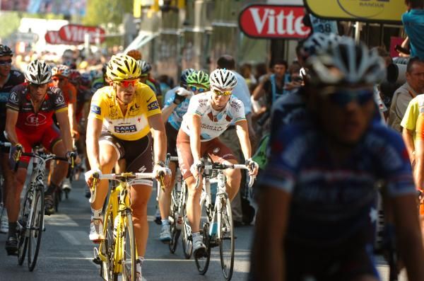 Lance Armstrong (RadioShack), Fabian Cancellara (Saxo Bank) and Nicolas Roche (Ag2r-La Mondiale) in Reims