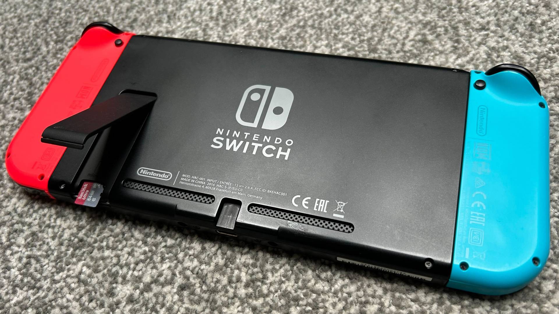 Nintendo Switch How to Install a Micro SD Card 