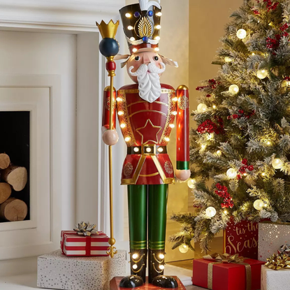 120 cm Lit Giant Christmas Nutcracker - Traditional