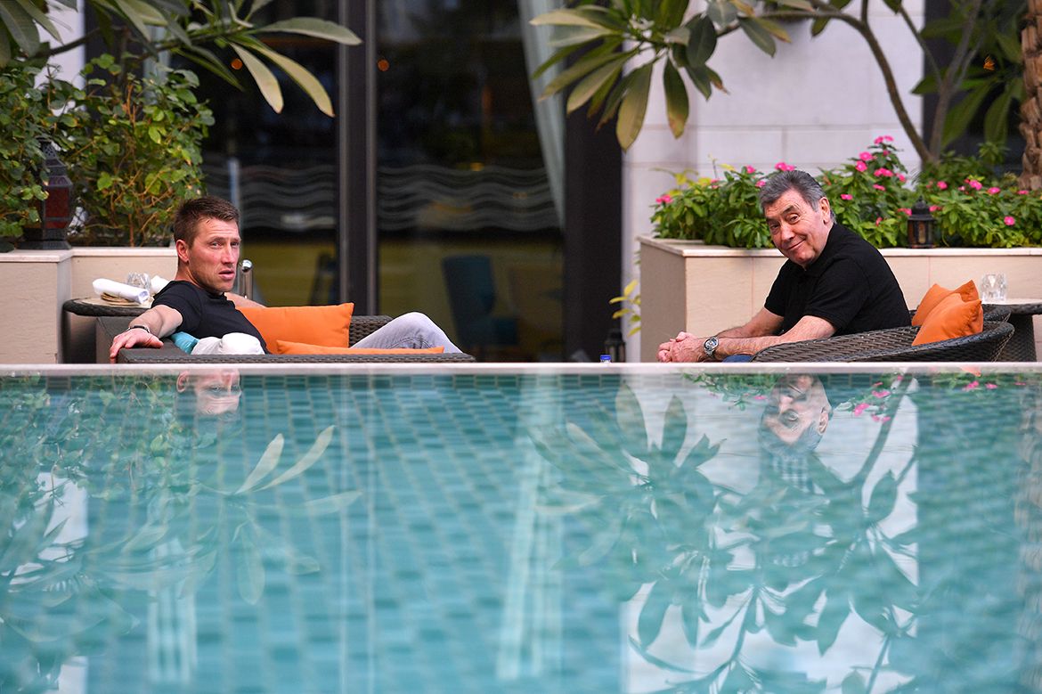 Race ambassador Eddy Merckx relaxing at the hotel