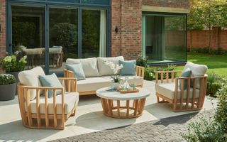 how to clean outdoor furniture: kettler fiji seating on patio