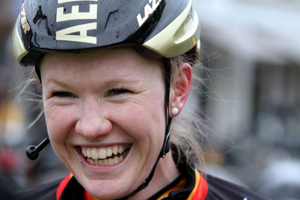 A happy Jolien D'hoore (Wiggle Honda)