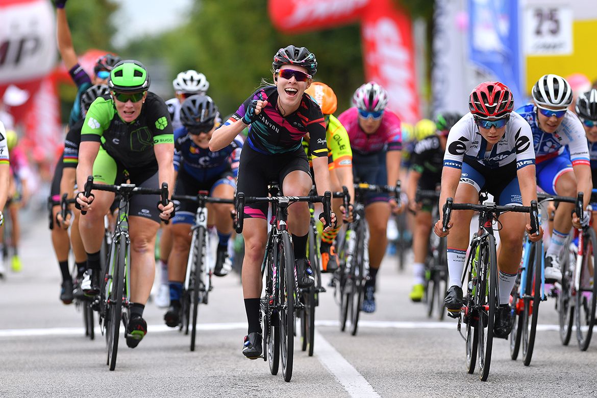 Hannah Barnes wins stage 3 of the Giro Rosa.