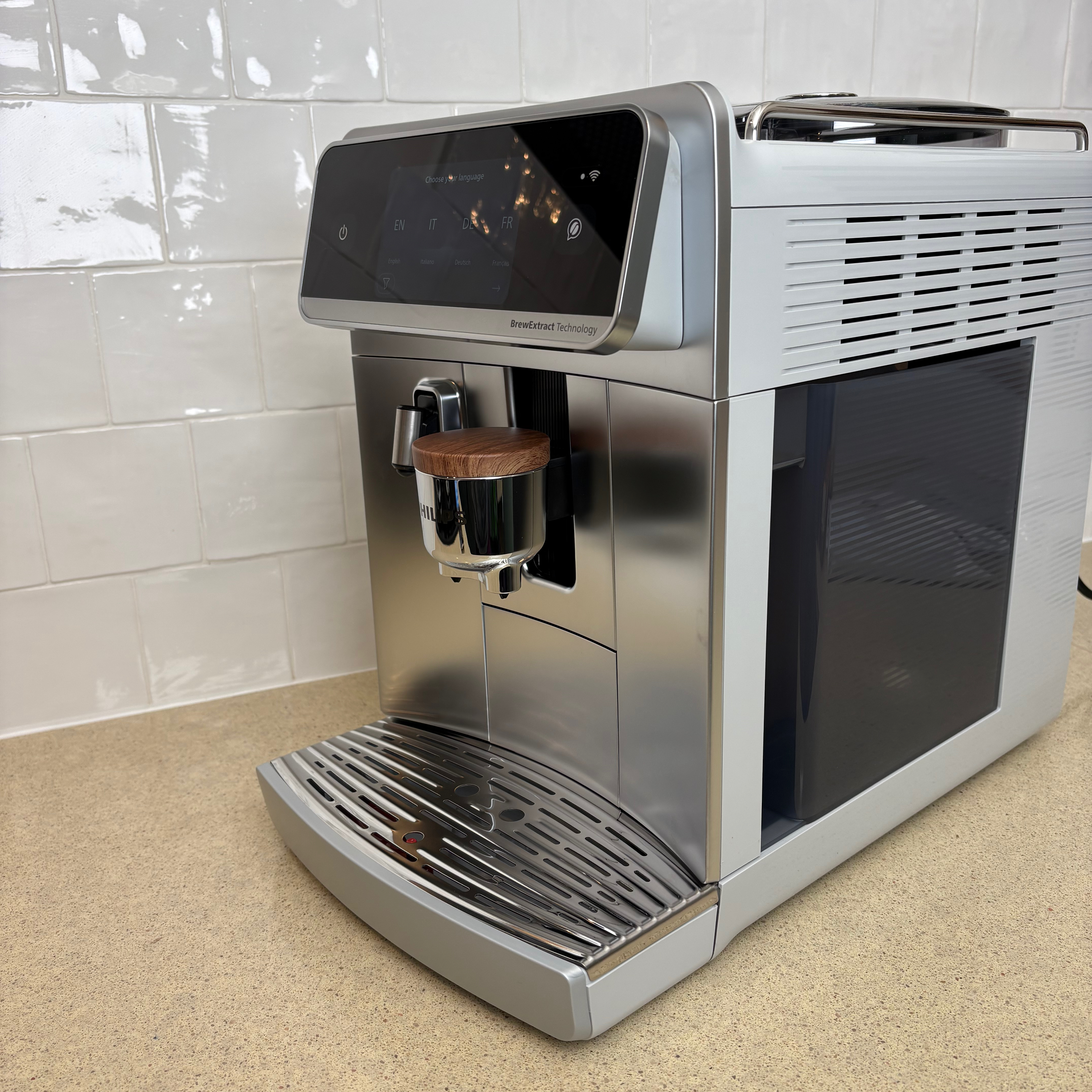 Testing the Philips Aromis coffee machine