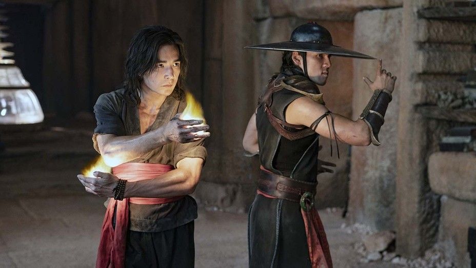 Liu Kang (Ludi Lin) and Kung Lao (Max Huang) in Mortal Kombat.