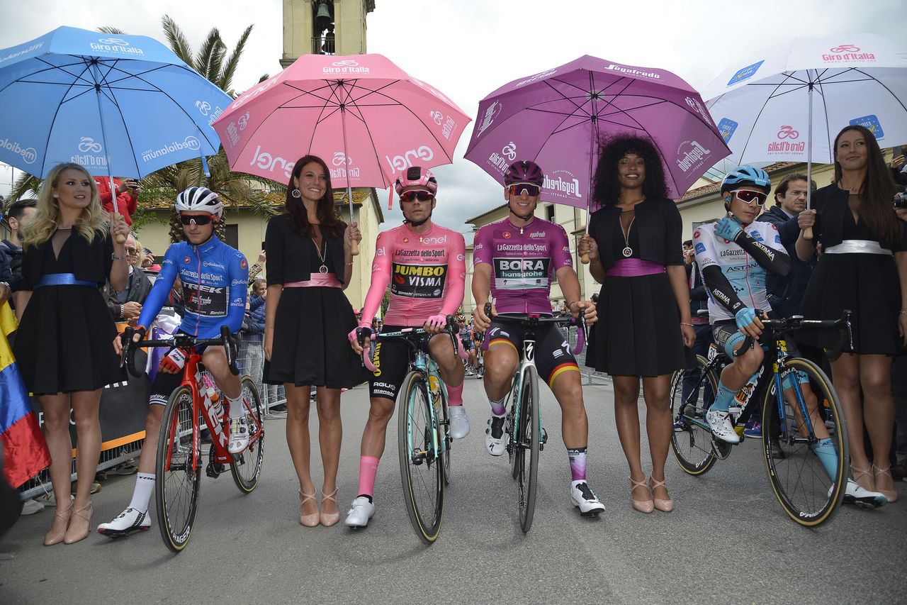 The jersey holders in Vinci
