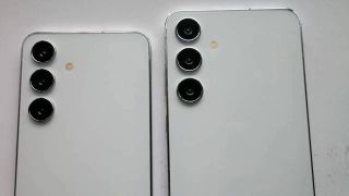 Alleged dummy models of the Galaxy S24 and Galaxy S24 Plus