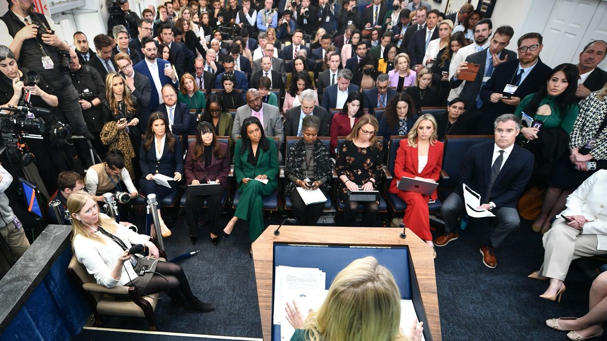White House Press Secretary Addresses Questions on US-Iran Conflict and Trump's Statements During Briefing