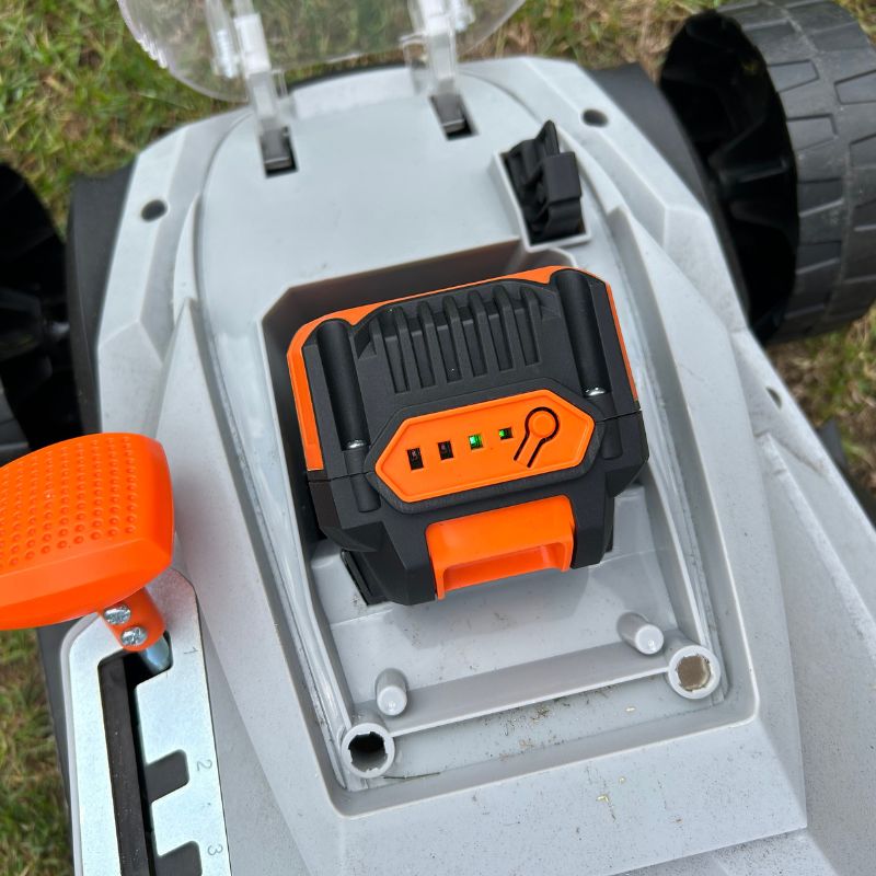 Vonhaus Cordless Lawn Mower 40V - battery level
