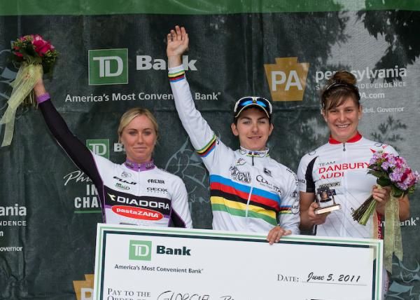 The women's podium: Shelley Olds (Diadora Paste Zara), Giorgia Bronzini (Colavita Forno d'Asolo) and Jennifer Purcel (Danbury Audi)