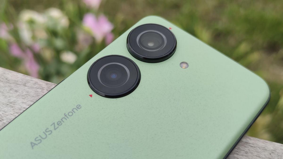 Asus Zenfone 10 review: powerful and pocketable but performative ...