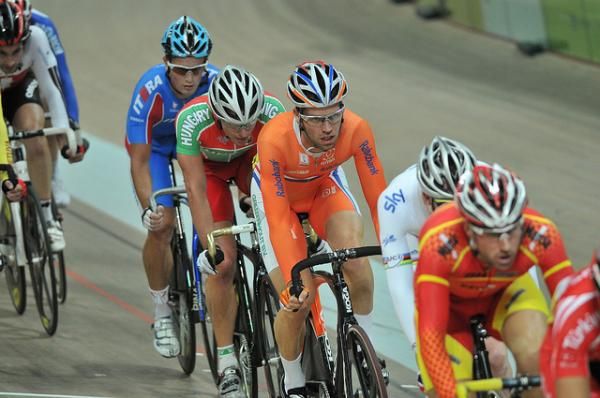 Eyes on the prize in the men's elimination race.