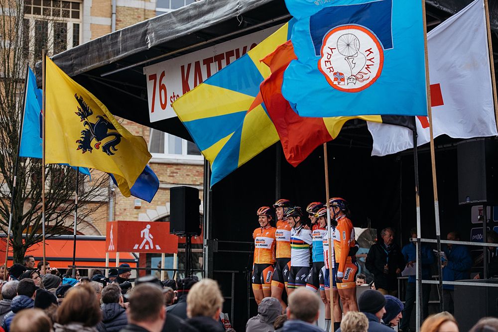 Boels Dolmans are presented to the crowds in Ieper - Women's Gent Wevelgem 2016