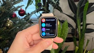 Lifebee Multifunctional Smartwatch displaying menu