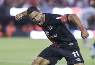 Maxi Rodriguez celebrates after scoring for Newell's Old Boys in February 2020.
