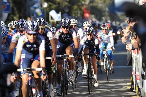 The De Rosa team takes a back seat to the chasing