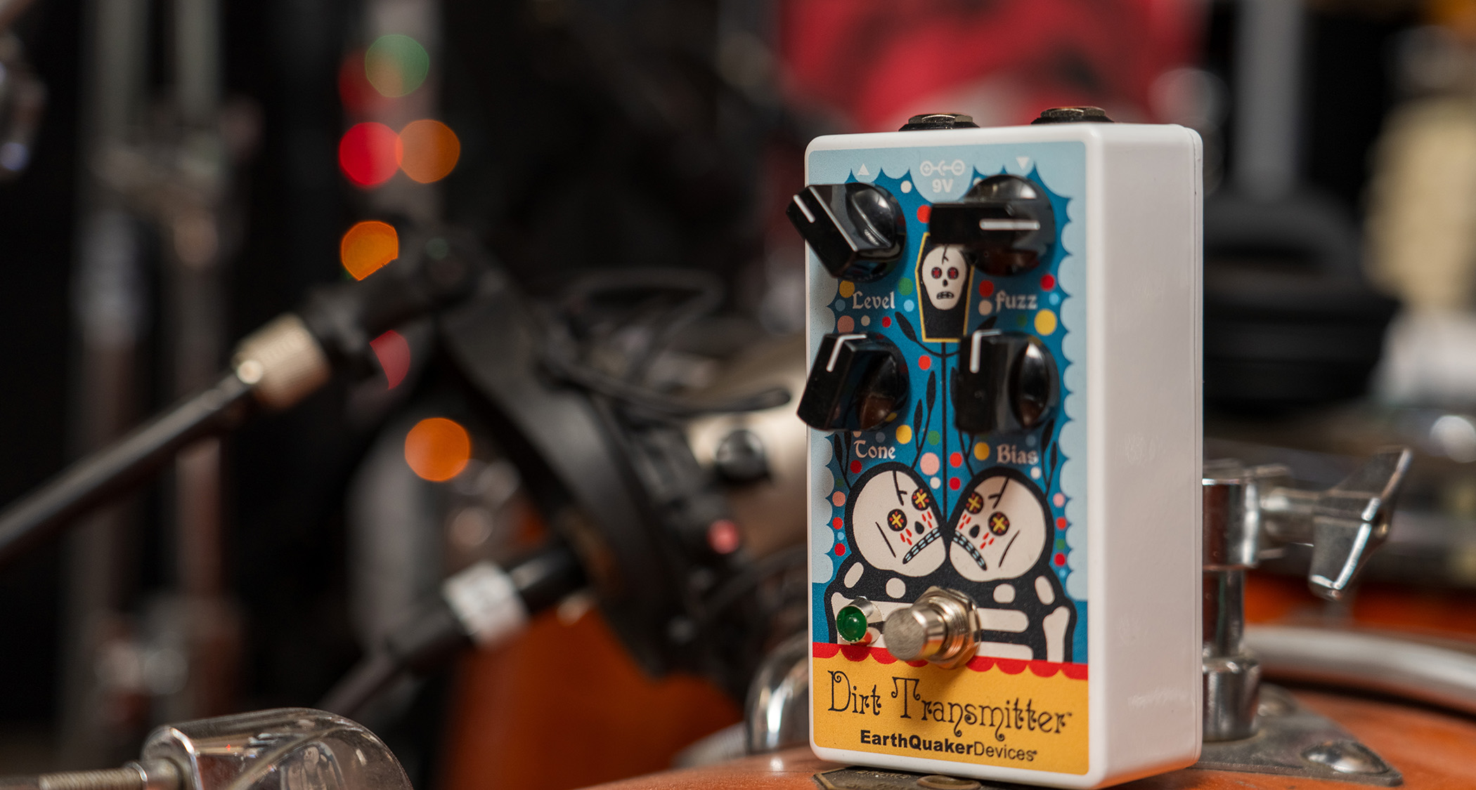 EarthQuaker Devices Rancho de la Luna Dirt Transmitter – the return of the OOP fuzz pedal marks 30-plus years of the Joshua Tree studio and comes with all-new artwork.