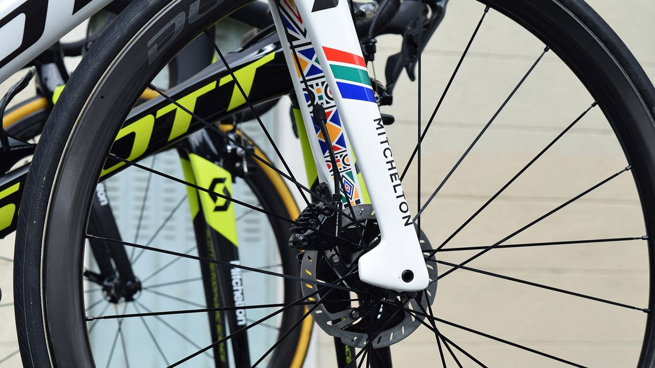 Daryl Impey's custom Scott Foil Disc celebrates the South African's road race national title