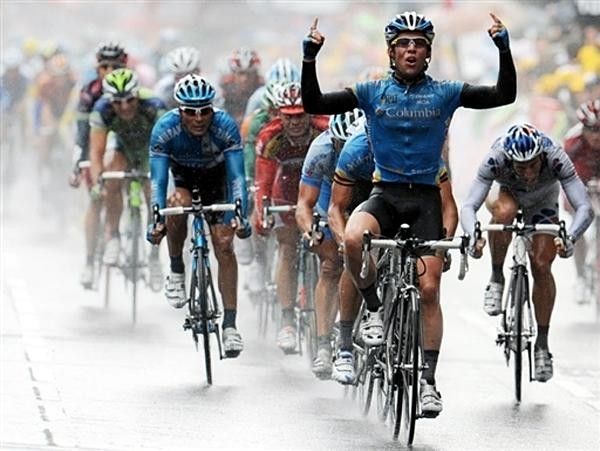 Mark Cavendish (Columbia) takes out the second win.