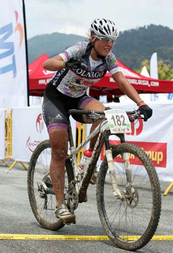 Nathalie Schneitter takes the sstage win