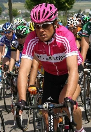 Jan Ullrich (T-Mobile) was prominent in the peloton